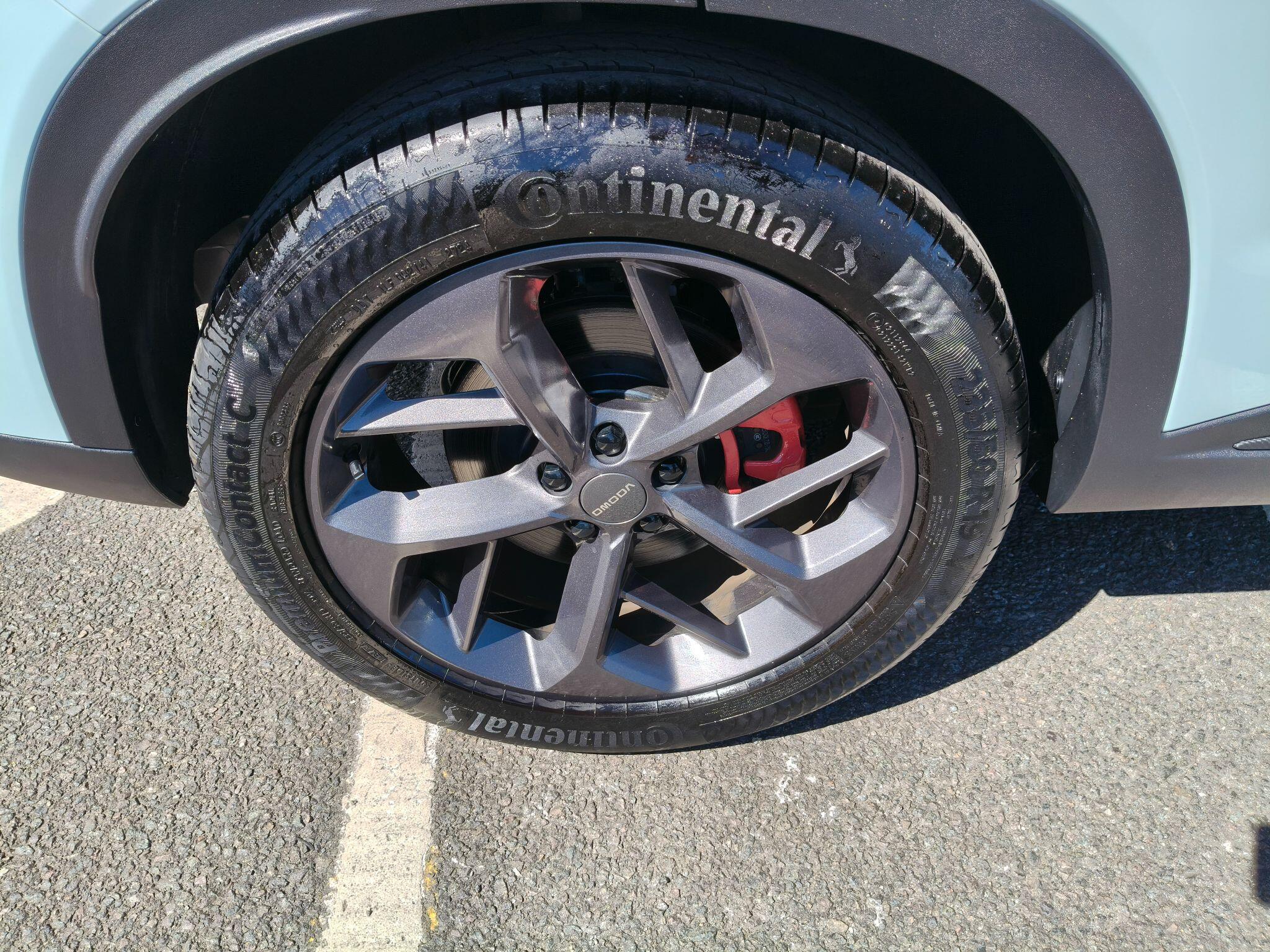 Large vehicle image